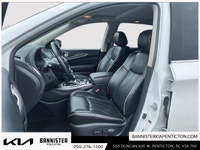 The 2017 INFINITI QX60 AWD in elegant white is a true performer with its reliable all-wheel drive an... (image 7)