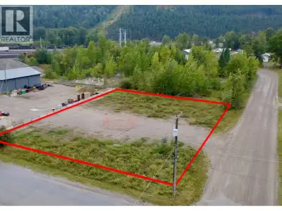 A big industrial property in Golden is hard to come by, so grab it while you can! This flat, level h...