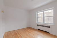 Akelius two bedroom apartment for rent. Located near Ave Van Horne in the Cote-des-Neiges neighborho... (image 7)