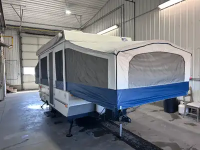 Are you looking for an amazing holiday trailer that is comparable or better than a Grand Design,or W...