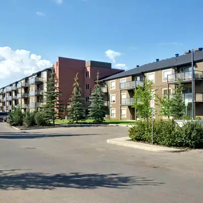 Hudson Village offers Spacious 1 and 2 Bedroom Suites! RENT INCLUDES POWER, WATER, HEAT and 1 UNDERG...