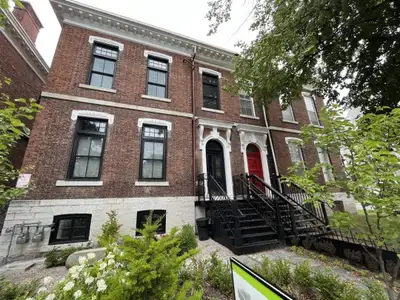 Stunning bachelor unit in Sydenham Ward- 2-92 Sydenham Street