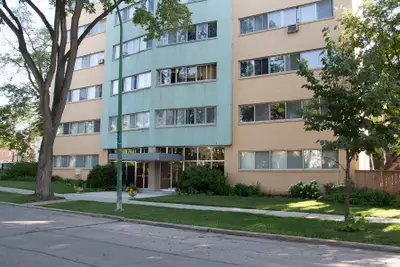 $1053/month- Studio Suite /1 Bath apartment available May 1st in Downtown Winnipeg steps away from t...