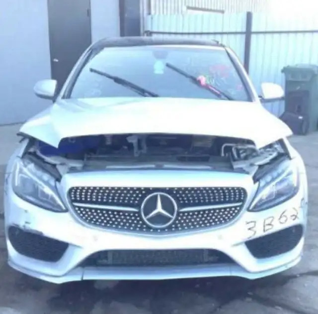 Mercedes C-Class Grill 2017-2018 in Auto Body Parts in St. Catharines - Image 3