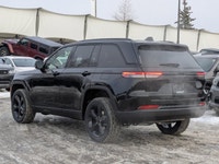 This Jeep Grand Cherokee has a strong Regular Unleaded V-6 3.6 L/220 engine powering this Automatic... (image 5)