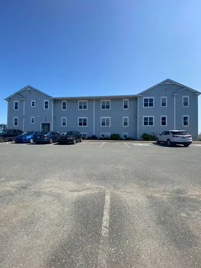 Bright 2 Bedroom Waterview Unit
