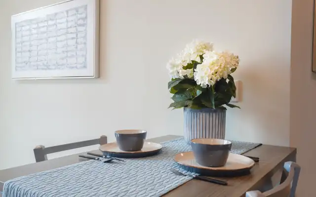 Stylish 1-Bed Plus Den Apartments in Long Term Rentals in Kitchener / Waterloo - Image 10