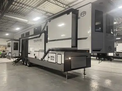 Welcome to Eldorado RV Sales, the longest running dealership in Southern Alberta! Equipped With: Dun...