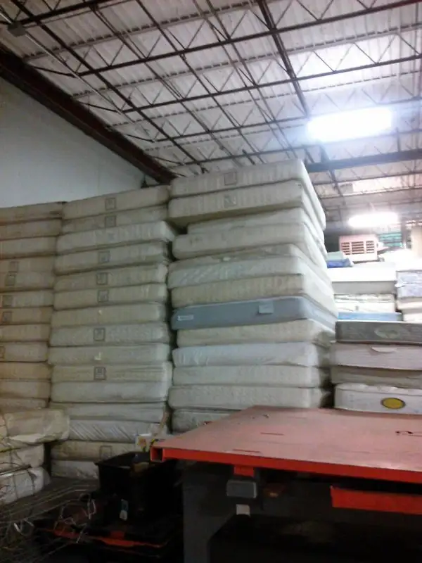 MAGNIFICENT QUEEN DOUBLE SINGLE SIZE USED MATTRESSES in Beds & Mattresses in Delta/Surrey/Langley - Image 2