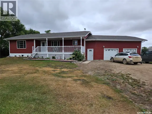 Redvers South Acreage. Antler Rm No. 61, Saskatchewan in Houses for Sale in Regina - Image 2