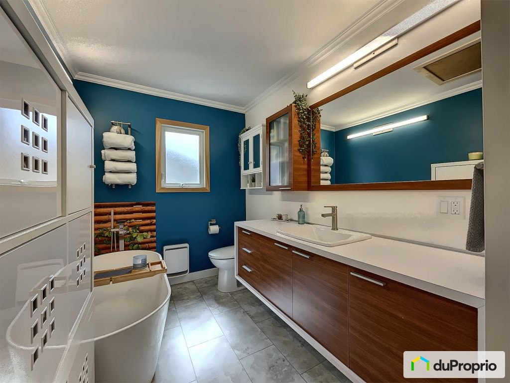 $450,000 - Bungalow for sale in Beauport — photo 1