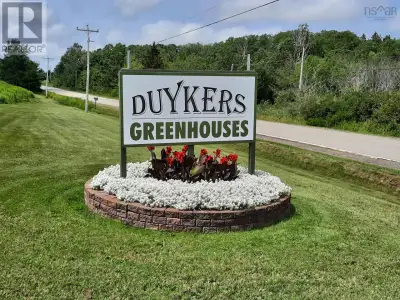 A seasonal reputable business located in the lovely community of Tracadie - This is a second generat...