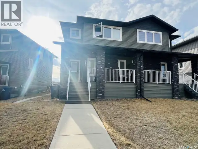 642 Glenridge AVENUE Swift Current, Saskatchewan in Houses for Sale in Swift Current - Image 2