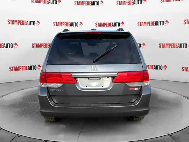 2010 Honda Odyssey EX-L | LEATHER | SUNROOF | 7 PASSENGER | POWE in Cars & Trucks in Calgary - Image 5