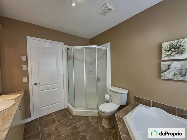 $690,000 - Bungalow for sale in Mirabel (Domaine-Vert Nord) in Houses for Sale in Laval / North Shore - Image 6