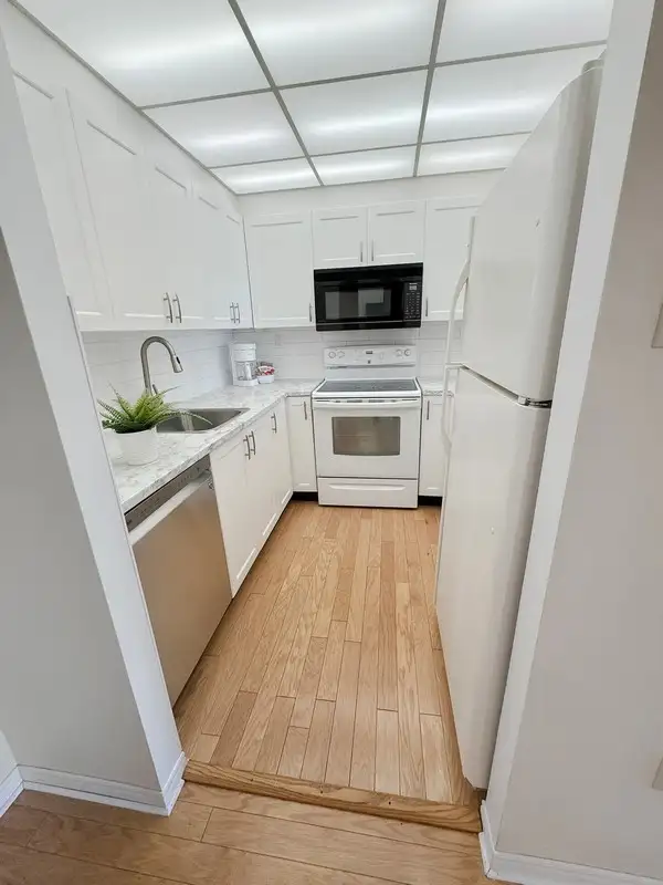 Promotional Rates- Move-In-Today- Lake Banook in Long Term Rentals in Dartmouth - Image 15