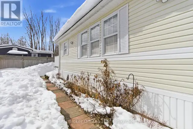 428 PINE PASS Centre Wellington, Ontario in Houses for Sale in Oakville / Halton Region - Image 40