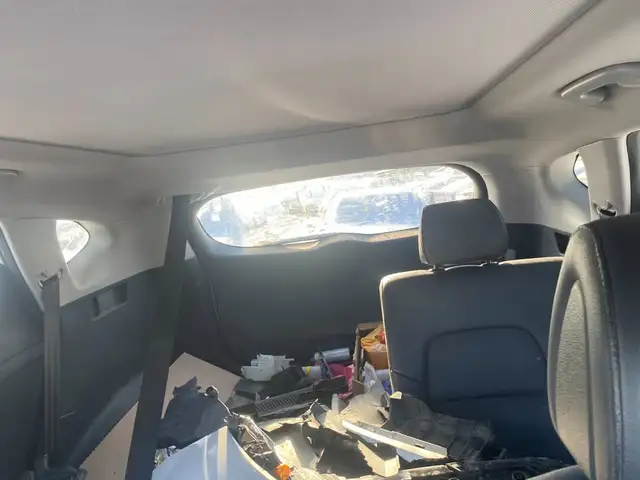 2017 Hyundai Tucson AWD 4dr 2.0L SE *ONLY FOR PARTS* in Auto Body Parts in Regina - Image 5