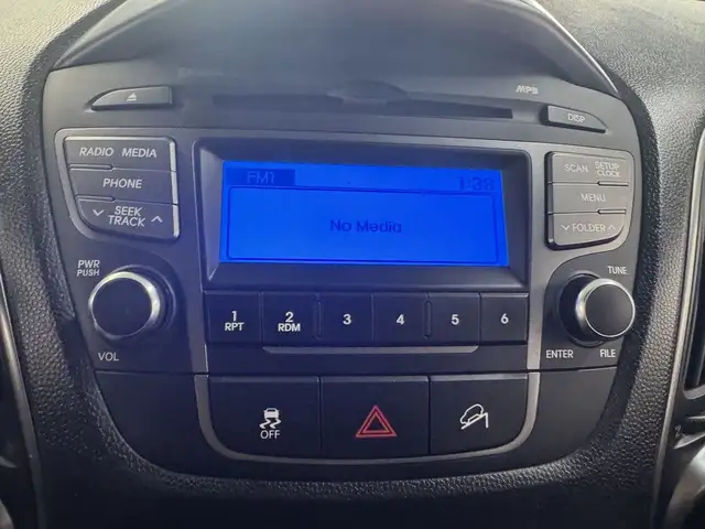 2015 Hyundai Tucson FWD 4dr Man GL in Cars & Trucks in Longueuil / South Shore - Image 24