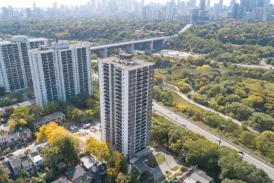 Eastmount Apartments - Bachelor available at 33 Eastmount Avenue