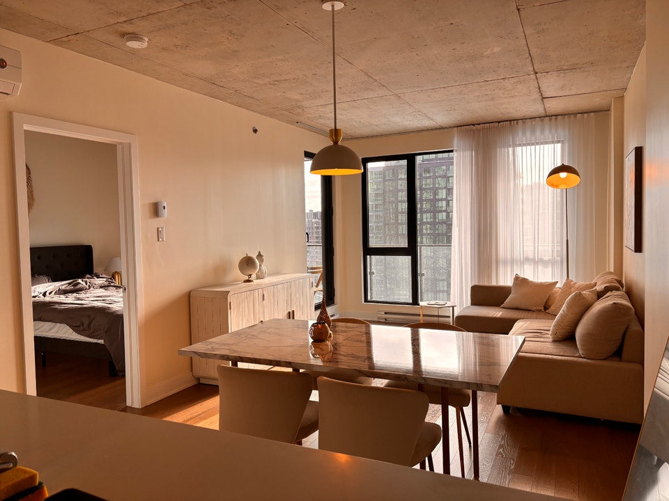 Fully furnished 1 bedroom 1 bathroom unit in Griffintown 4