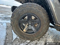 The advertised vehicle price is based on a promotional finance offer. Customers who purchase the veh... (image 8)