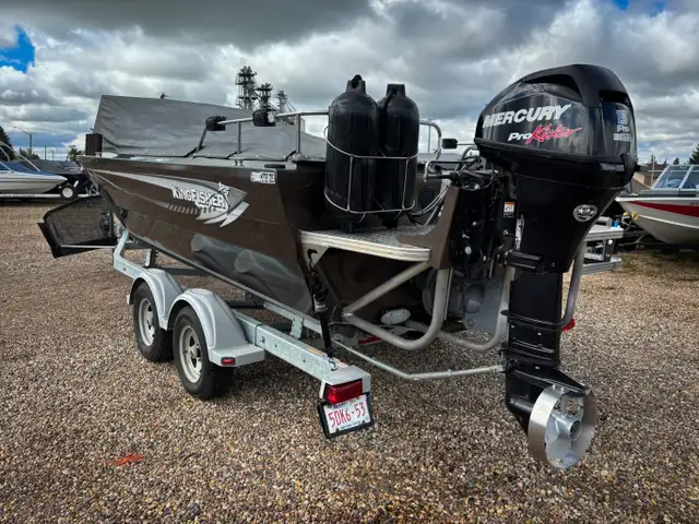 2015 KingFisher 2175 Torrent in Powerboats & Motorboats in Edmonton - Image 8