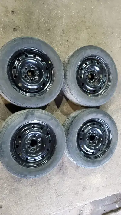 TIRES 215 60 16 Motomaster SE3 Tread Depth 9 9 8 8 /32nds $350 FOR THE SET ** TIRES ONLY ** ** TIRES...