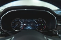 Jaguar XF P300 AWD R-Dynamic SE 2022: - Extérieur métallisé argent SILICON sur intérieur en cuir bla... (image 4)