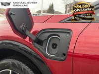 33 diagonal touch screen w/google built-in, 488 km of range, BLACK ROOF, floor liners included, 19-s... (image 8)