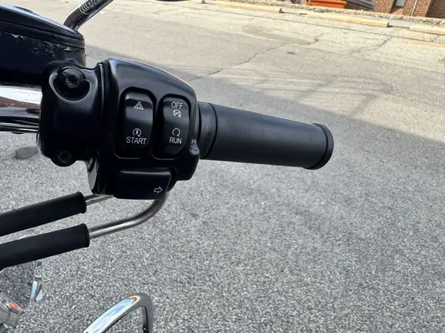 2011 Harley-Davidson Heritage Softail Classic **CANADIAN BIKE**  in Street, Cruisers & Choppers in Markham / York Region - Image 20