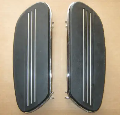 Brand New Genuine Harley Davidson Streamliner Rider Footboards. Includes Brake Pedal plus Heel and T...