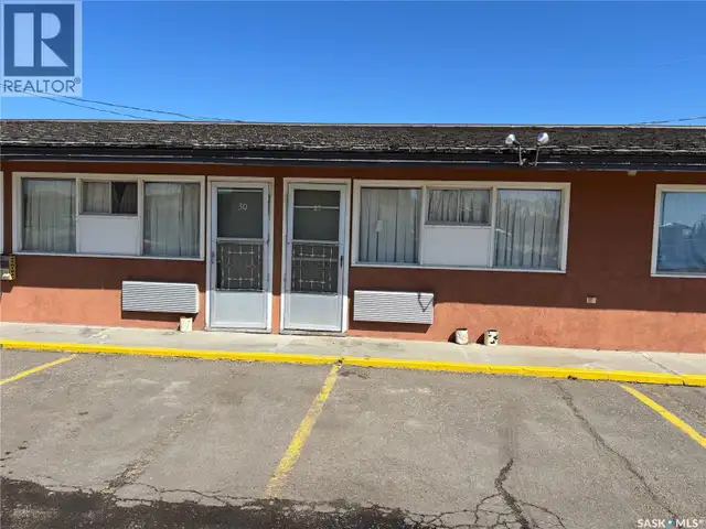 155 North Service ROAD Swift Current, Saskatchewan in Commercial & Office Space for Sale in Swift Current - Image 2