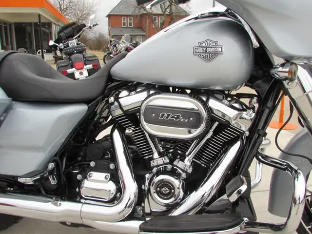 2023 Harley-Davidson FLHXS Street Glide Special in Sport Touring in Leamington - Image 10