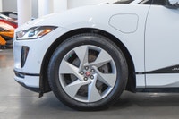 Jaguar I-PACE SE 2021: - Extérieur blanc FUJI et intérieur en cuir noir EBONY - Garantie du manufact... (image 7)