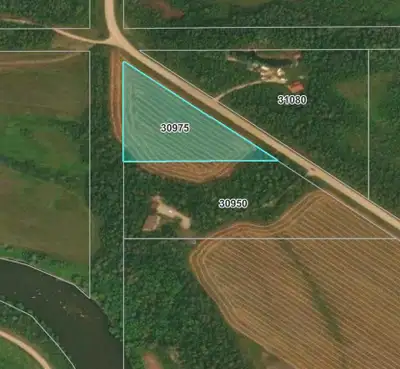 R18//Elma/2.31-Acre Building Lot in RM of Whitemouth Your Dream Rural Escape! Discover the perfect b...