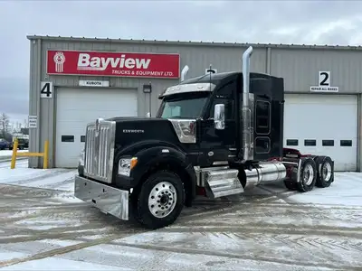 2026 HEAVY HAUL W990 CENTURY BLACK RED WITH CANDY APPLE RED FRAME !! 2026 Kenworth W990 ...