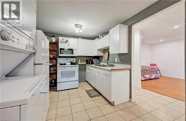53 HELENE Crescent Waterloo, Ontario in Houses for Sale in Kitchener / Waterloo - Image 16