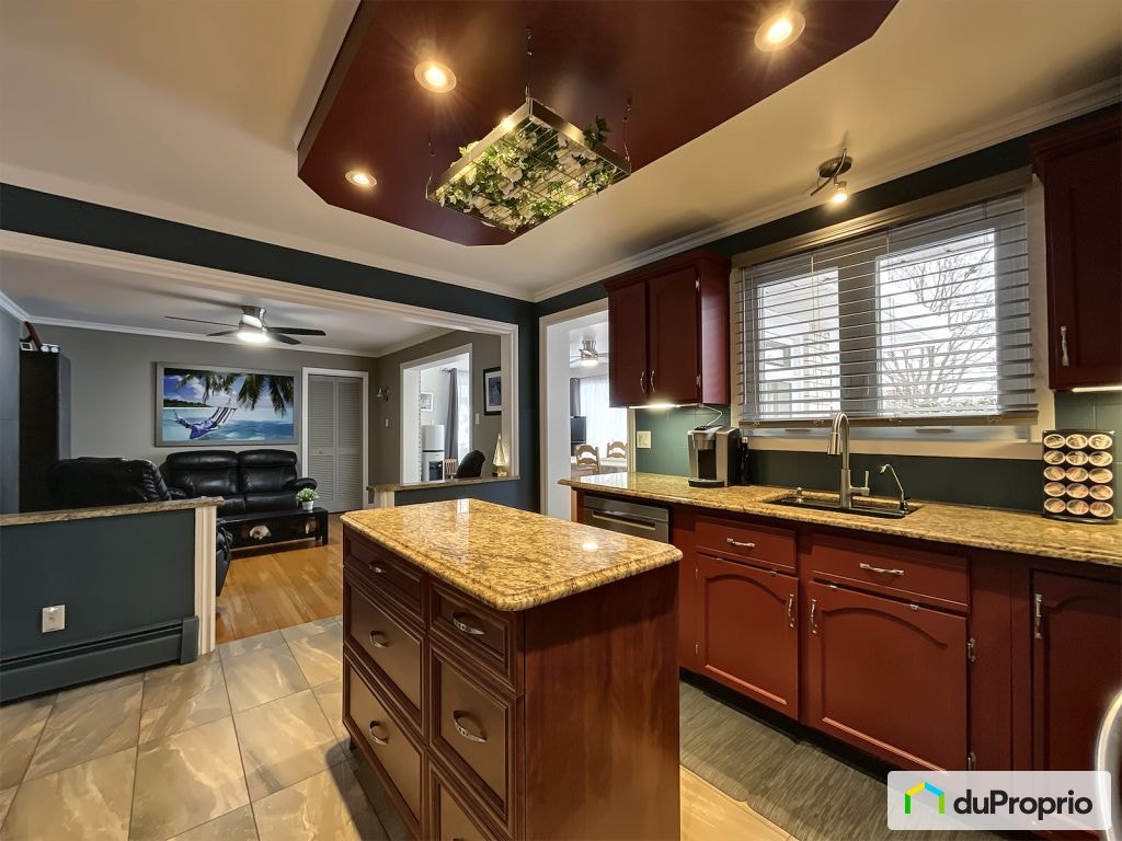 $683,900 - Bungalow for sale — photo 2