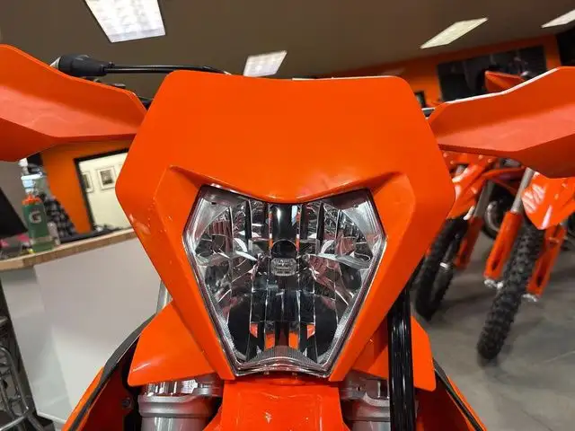 2026 KTM XC 250 W in Dirt Bikes & Motocross in Calgary - Image 16