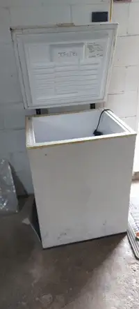 Small Chest Freezer - Works Great!! price lowered!