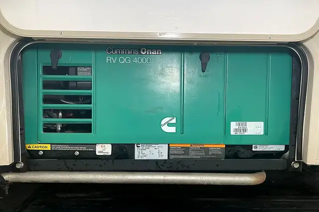 2018 Coachmen Leprechaun 220QB – Pre-Owned Class C Motorhome. in RVs & Motorhomes in Red Deer - Image 13