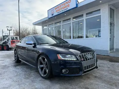 The 2010 Audi S5 4.2 FSI comes equipped with a powerful 4.2-liter V8 engine delivering strong perfor...