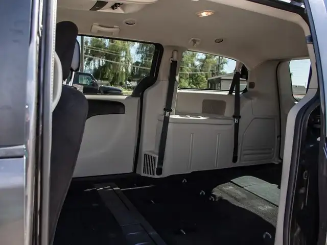 2016 Dodge Grand Caravan SXT - Power Windows - $65.41 /Wk in Cars & Trucks in Vernon - Image 25