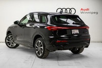 This Audi Q5 delivers a Intercooled Turbo Premium Unleaded I-4 2.0 L/121 engine powering this Automa... (image 5)