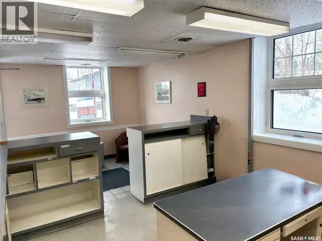 29 Sixth AVENUE N Yorkton, Saskatchewan in Commercial & Office Space for Sale in Regina - Image 4