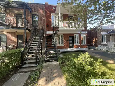 Propriété rénovée avec soin, quartier recherché, occupation double. Propriété avec beaucoup des fenê...