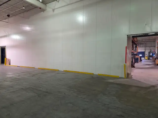 Open storage space Etobicoke daytime weekdays access only in Storage & Organization in Mississauga / Peel Region - Image 3