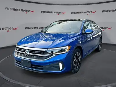 This Volkswagen Jetta has a powerful Turbo Gas 4cyl 1.5L engine powering this Automatic transmission...