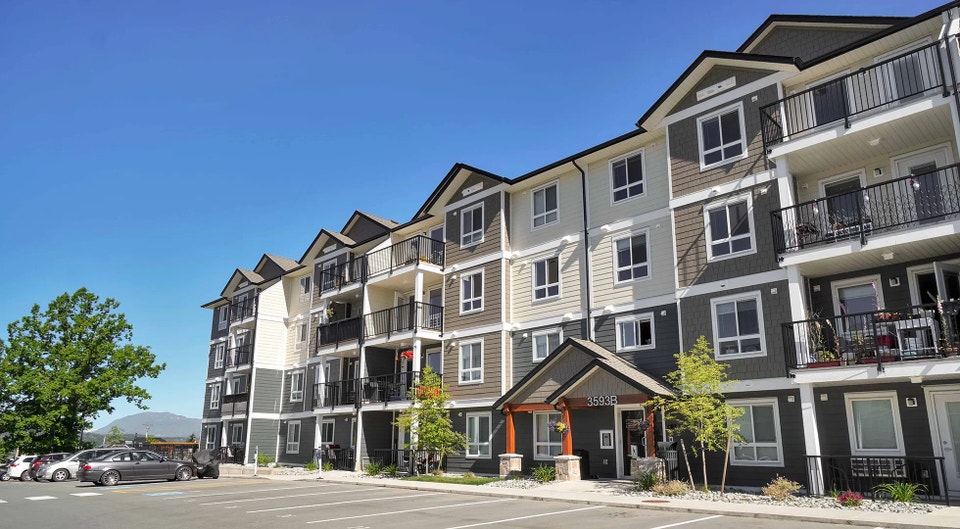 Pet-Friendly Two Bedroom Two Bath with In-suite Laundry for Rent 2